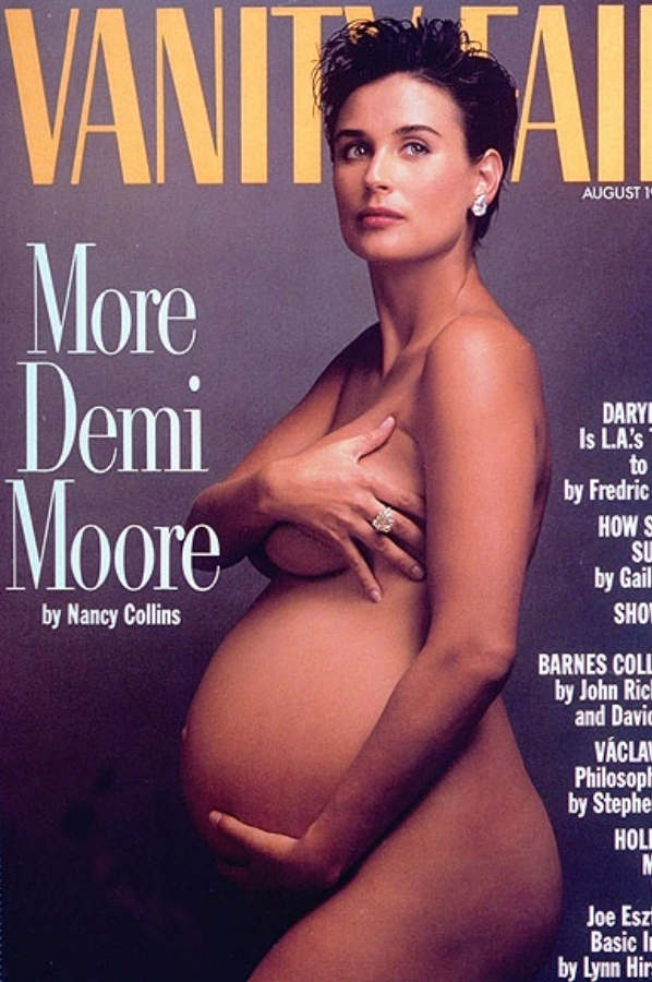 Herečka Demi Mooreová v roce 1991 na obálce časopisu Vanity Fair. Inspirovala tak další slavné ženy nechat se vyfotografovat ve vysokém stupni těhotenství. "Snímek vznikl jen tak a pak Annie zažertovala, že by to mohlo jít na titul a já řekla, že by to bylo úžasné, kdyby to tak bylo," řekla kdysi ke snímku Demi. 
