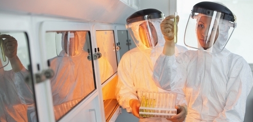 V důkladně zabezpečených laboratořích se zrodil nebezpečný virus (ilustrační foto).