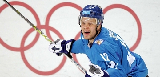 Zimní olympijské hry v Turíně v roce 2006: Fin Olli Jokinen se raduje z vyrovnávací branky.