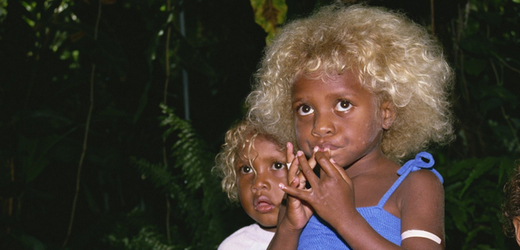 Blonďaté vlasy obyvatel  Šalamounových ostrovů jsou výsledkem unikátní mutace.