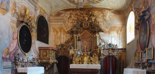 Kaple na hradě Pernštejn.