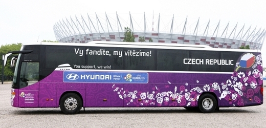 Autobus pro české fotbalové reprezentanty.