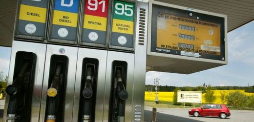 Ceny benzinu jsou citlivá záležitost, zejména pro řidiče.