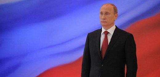 Putin při prezidentské inauguraci.