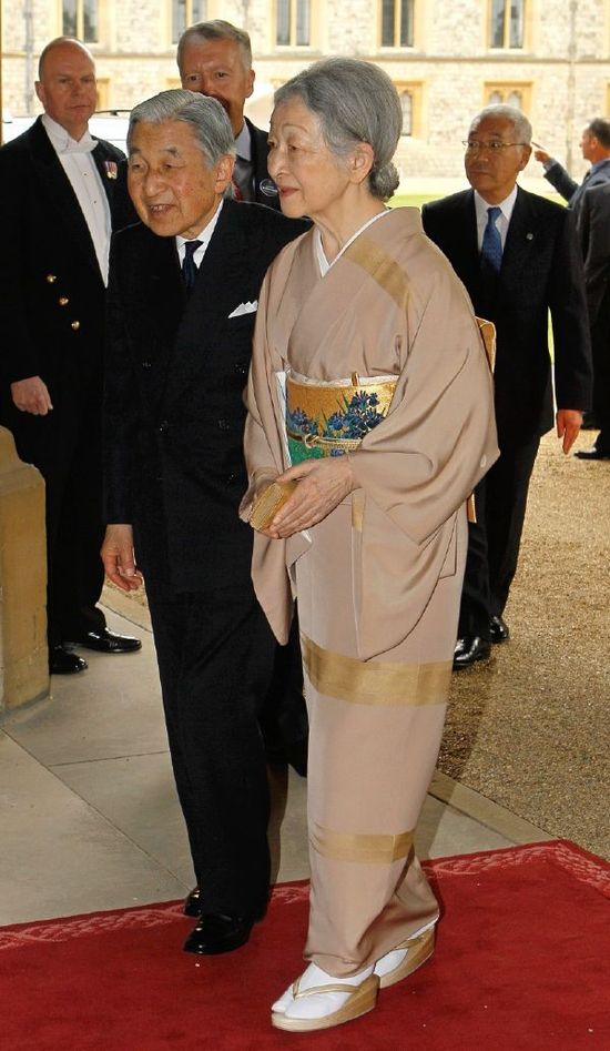 Císař Akihito s chotí Mičiko.