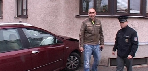 Řidič, který v Hradci Králové způsobil nehodu, při níž zranil dvě děti.