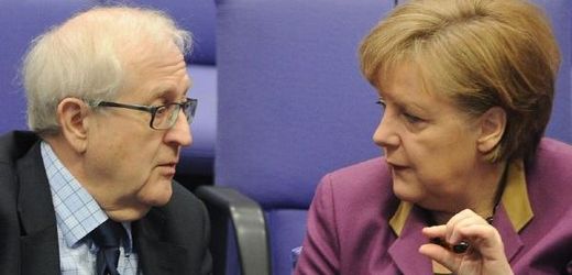 Kancléřka Merkelová při diskusi o solární energii v německém Bundestagu.