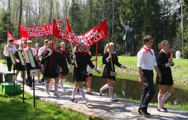 Jako za starých časů. Litevci si v pionýrském připomínají komunismus v Grutas parku.
