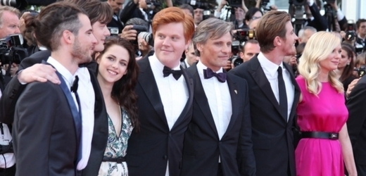 Hlavní představitelé filmu Na cestě při premiéře v Cannes.