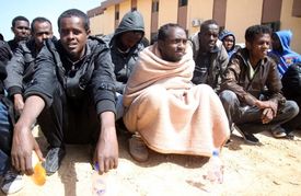 Ilegální běženci zadržení libyjskými úřady.