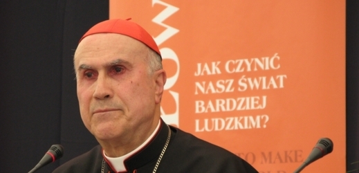 Média spekulují, jakou roli v aféře má vatikánská dvojka, kardinál Tarcisio Bertone.