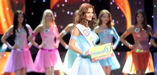 Druhé místo obsadila Lucie Klukavá z Ostravy, která byla loni ve finále České Miss.