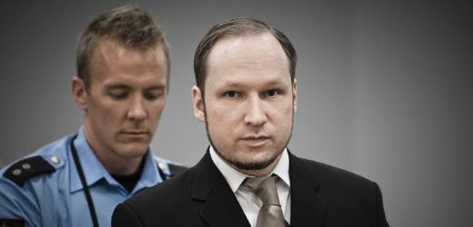 Breivik u soudu (29. května).