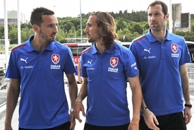 Reprezentanti Tomáš Sivok (vlevo), Petr Jiráček a Petr Čech.