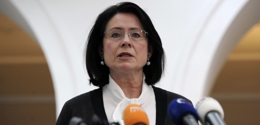 Předsedkyně sněmovny Miroslava Němcová nesouhlasí s tím, aby byli při projevu přítomni Rathovi obhájci.