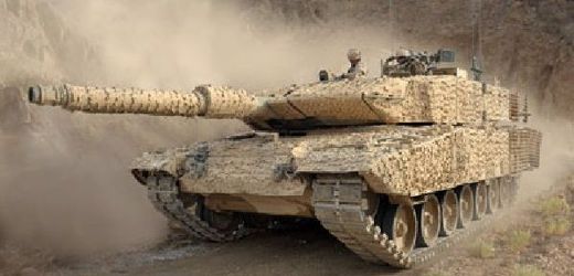 Leopard-2 při manévrech v Německu.