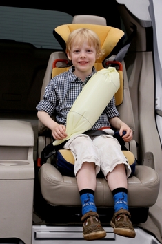 Větší bezpečnost mají mít pasažéři na zadních sedadlech, především děti.