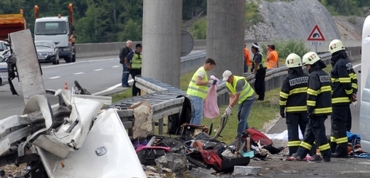 Pohled na místo neštěstí na chorvatské dálnici A1.