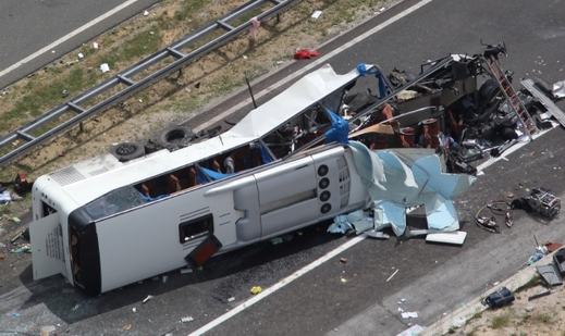 Z autobusu českých turistů zbyl po nehodě na chorvatské dálnici jen šrot.