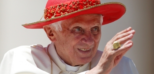 Papež Benedikt XVI., nejvyšší představitel Vatikánu.