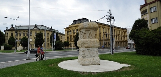 Náměstí Svobody v Hradci Králové se po prvním českém prezidentovi zřejmě přejmenovávat nebude. 