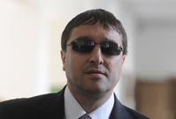 Podnikatel Aleš Trpišovský, který podle obžaloby při jízdě po dálnici D1 ohrožoval ostatní řidiče, přichází 29. května k jednání Krajského soudu v Praze.