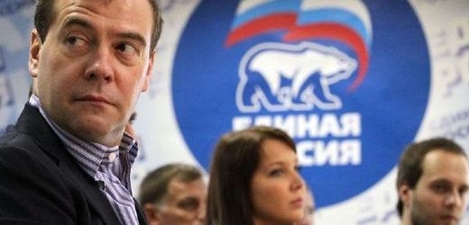 Medveděv, šéf Jednotného Ruska, na jednání strany.