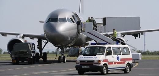 Vládní Airbus A320 přistál odpoledne v Praze-Kbelích. Z Chorvatska přivezl poslední zraněné turistky z nehody autobusu.