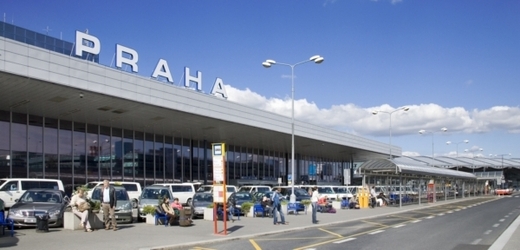 Opakované vjíždění před terminály pražského ruzyňského letiště je nově regulované.