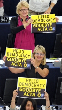 Členové Evropského parlamentu jsou proti ACTA.