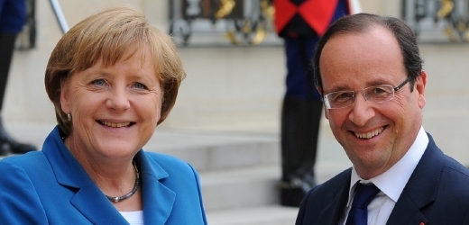 Na podobě eurozóny se Merkelová a Hollande neshodnou, ale to z nich ještě nečiní nepřátele.