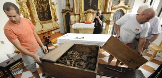 Ostatky v kostele ležely více jak 300 let.