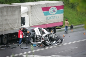 Počet smrtelných nehod na českých silnicích meziročně klesl (ilustrační foto).