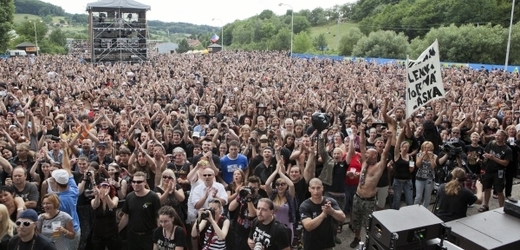 Šestadvacetiletý muž zemřel odpoledne v areálu likérky ve Vizovicích, kde druhým dnem pokračuje festival Masters of Rock (ilustrační foto).