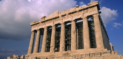 Akropole je uzavřena. Kvůli horkému počasí.