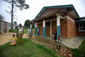 V nemocnici v Nyamibungu v oblasti Kitutu se léčí i pacienti s psychickými poruchami. Jsou tu lidé s depresemi, schizofrenií nebo závislí pacienti. Pro léky dříve museli do vzdáleného Bukavu.