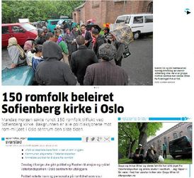 Romové táboří u kostela v centru Osla (repro z listu Aftenposten).