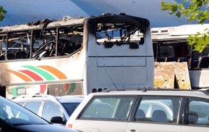 V autobuse zemřelo několik Izraelců, kolem 20 lidí je zraněných.
