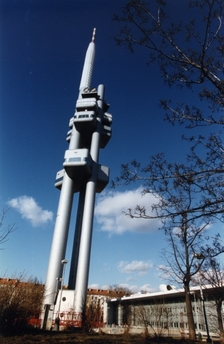Experimentální vysílání zajišťuje věž na pražském Žižkově.