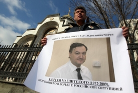Sergej Magnitskij v roce 2009 zemřel ve vyšetřovací vazbě za nevyjasněných okolností.