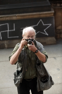 Koudelka se v roce 2006 rozhodl věnovat České republice rozsáhlý retrospektivní soubor svých fotografií.
