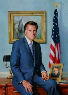 Guvernérský portrét Mitta Romneyho.