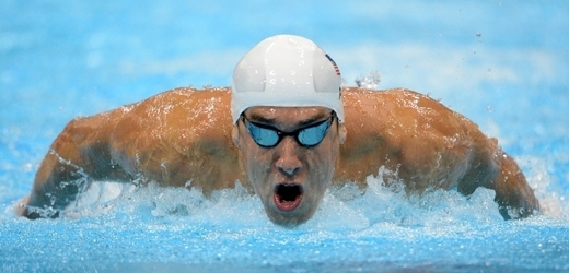 Michael Phelps skončil v úvodním závodě až čtvrtý.