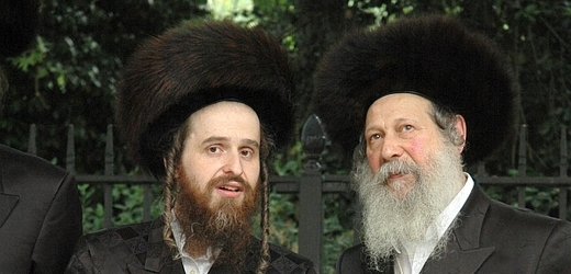 Ultraortodoxní židé se obávají, že jim zakážou liščí klobouky.