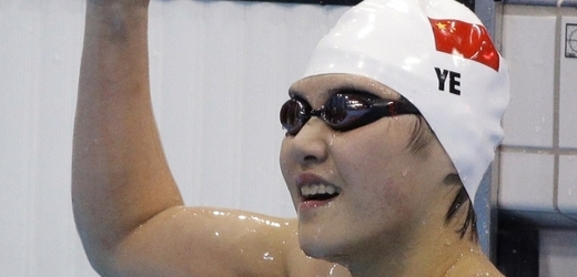 Čínská plavkyně Jie Š'-wen budí v Londýně rozruch.