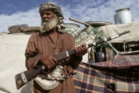 Ozbrojení beduíni blokovali cestu k letišti Marsa Alam (ilustrační foto).