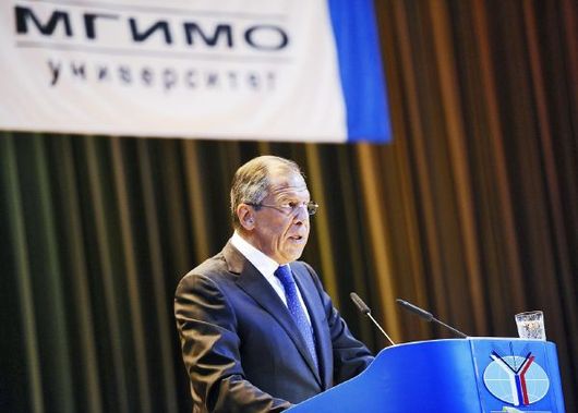 Ruský ministr zahraničí Sergej Lavrov přednáší na MGINO. 