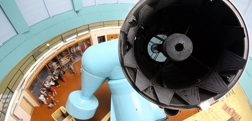 Ondřejovský dvoumetr se od nynějška jmenuje Perkův dalekohled.