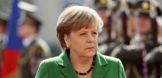 Angela Merkelová prý není o nic lepší než nedávný řecký premiér Papandreu.