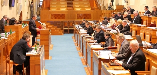 O 27 křesel v Senátu má zájem 250 kandidátů (ilustrační foto).